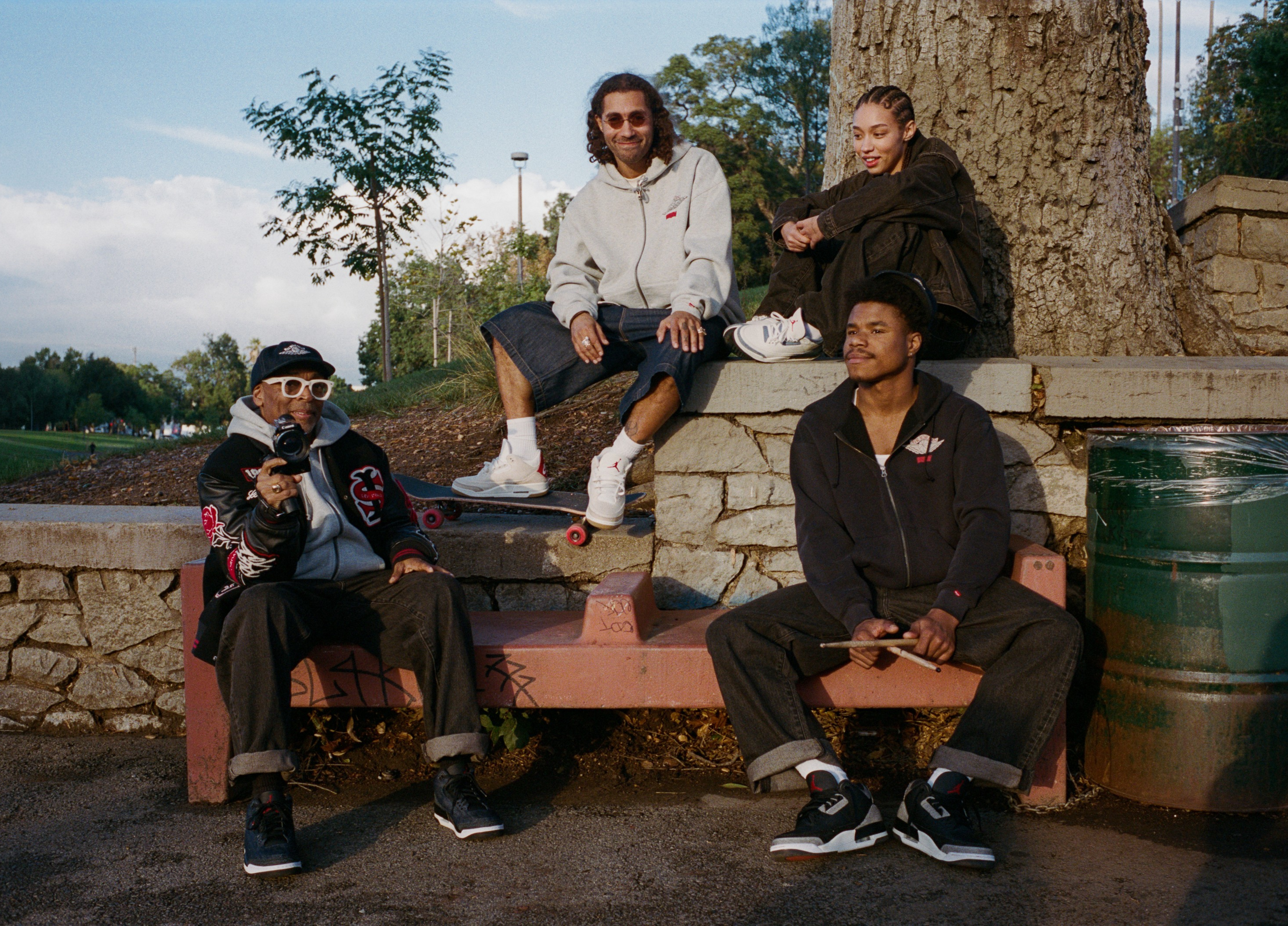 经典丹宁遇见篮球传奇，Jordan 品牌再度携手 Levi’s® 推出全新联名系列