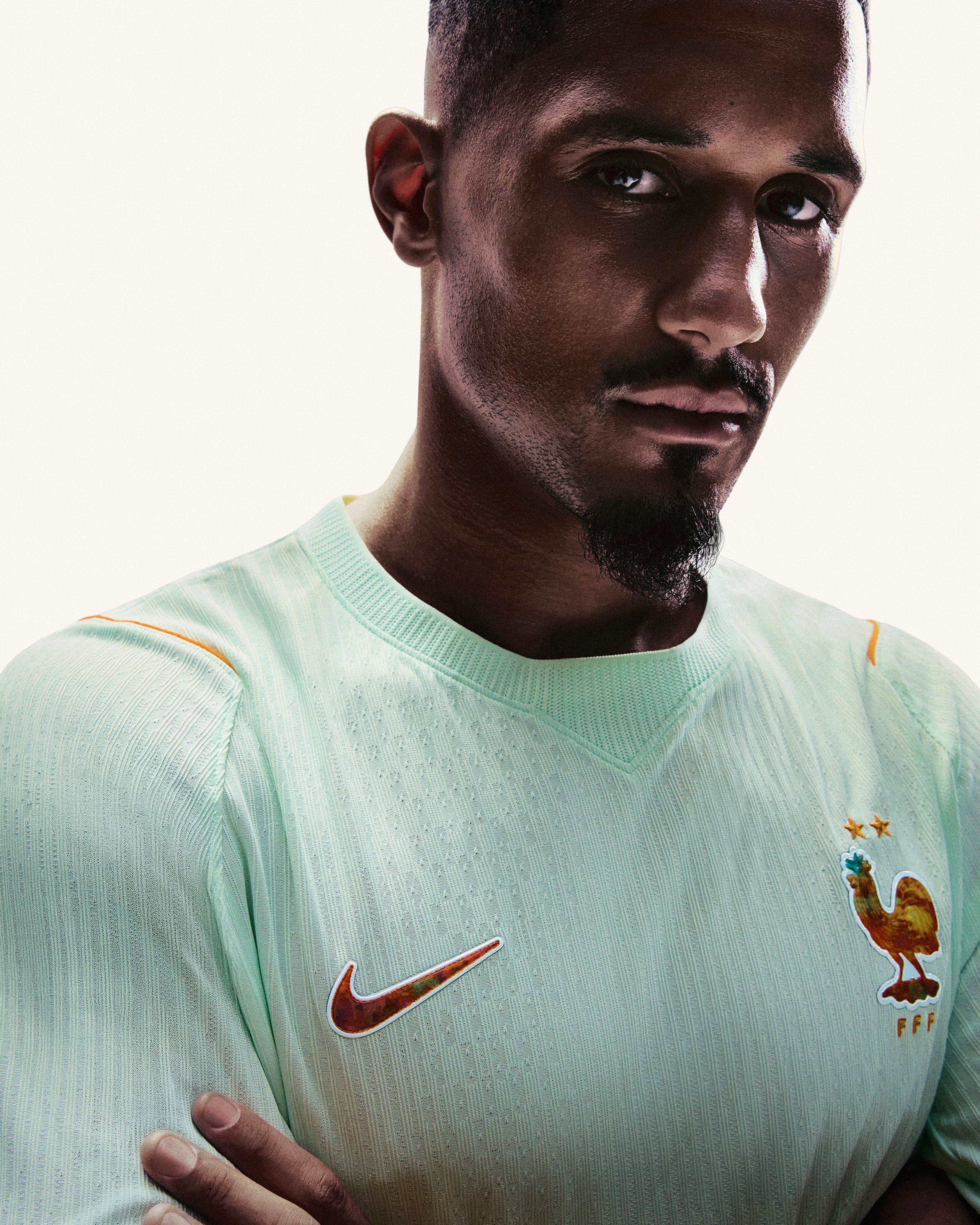 014_nike-football-2026-federation-kits-france-away-william-saliba-2.jpg