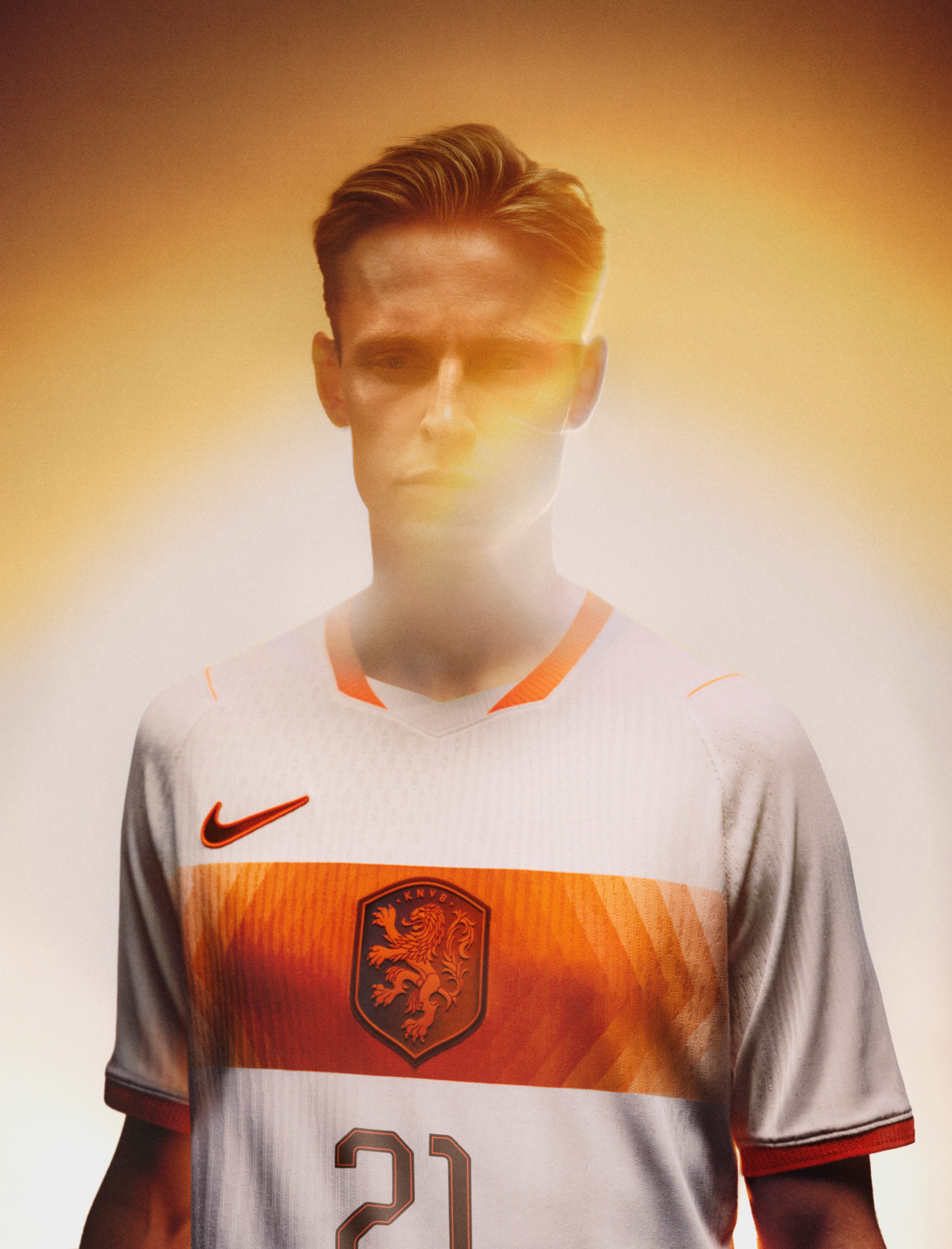 010_nike-football-2026-federation-kits-netherlands-away-frenkie-de-jong-2.jpg