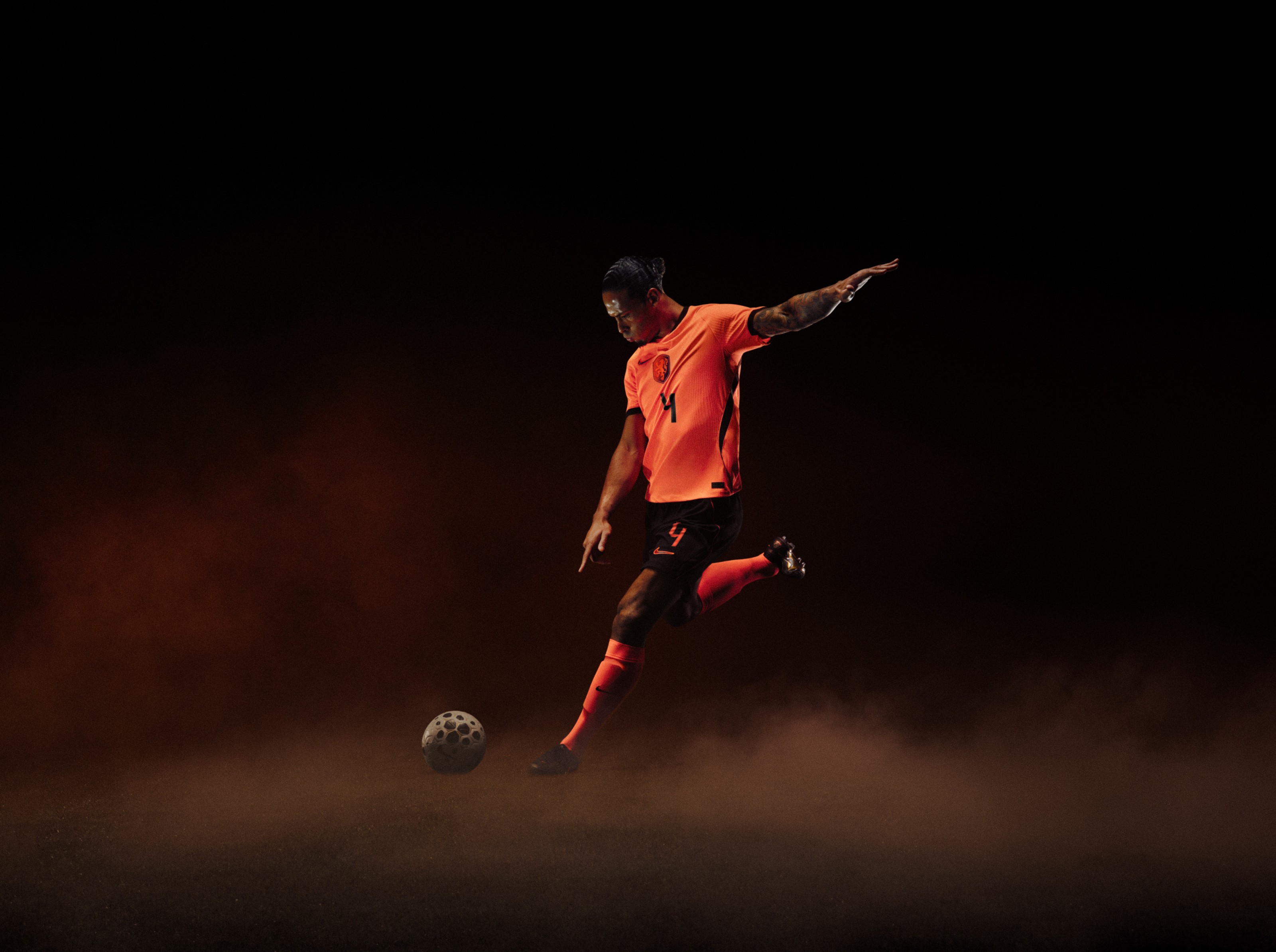 007_nike-football-2026-federation-kits-netherlands-home-virgil-van-dijk-1.jpg