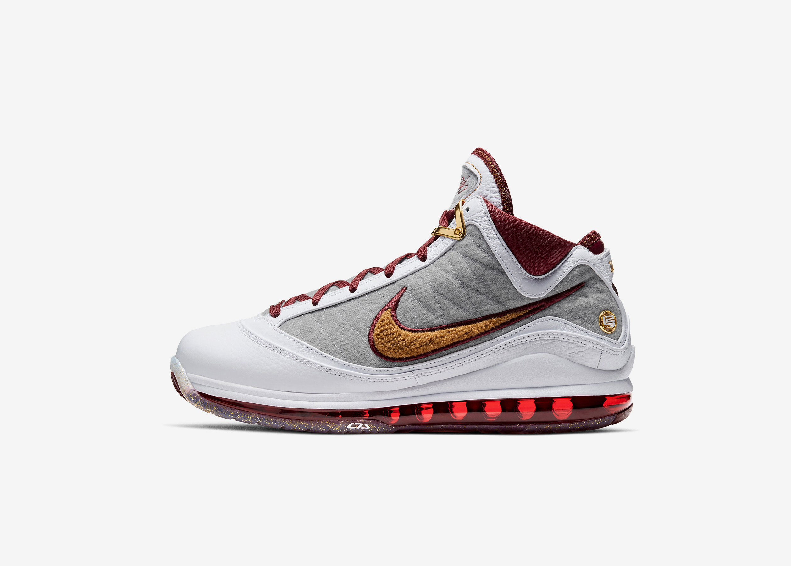 LEBRON VII MVP Retro：榮耀鞋款，經典回歸