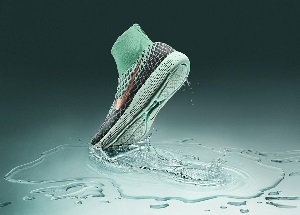 風雨無阻每一步：全新NIKE LUNAREPIC FLYKNIT SHIELD跑鞋