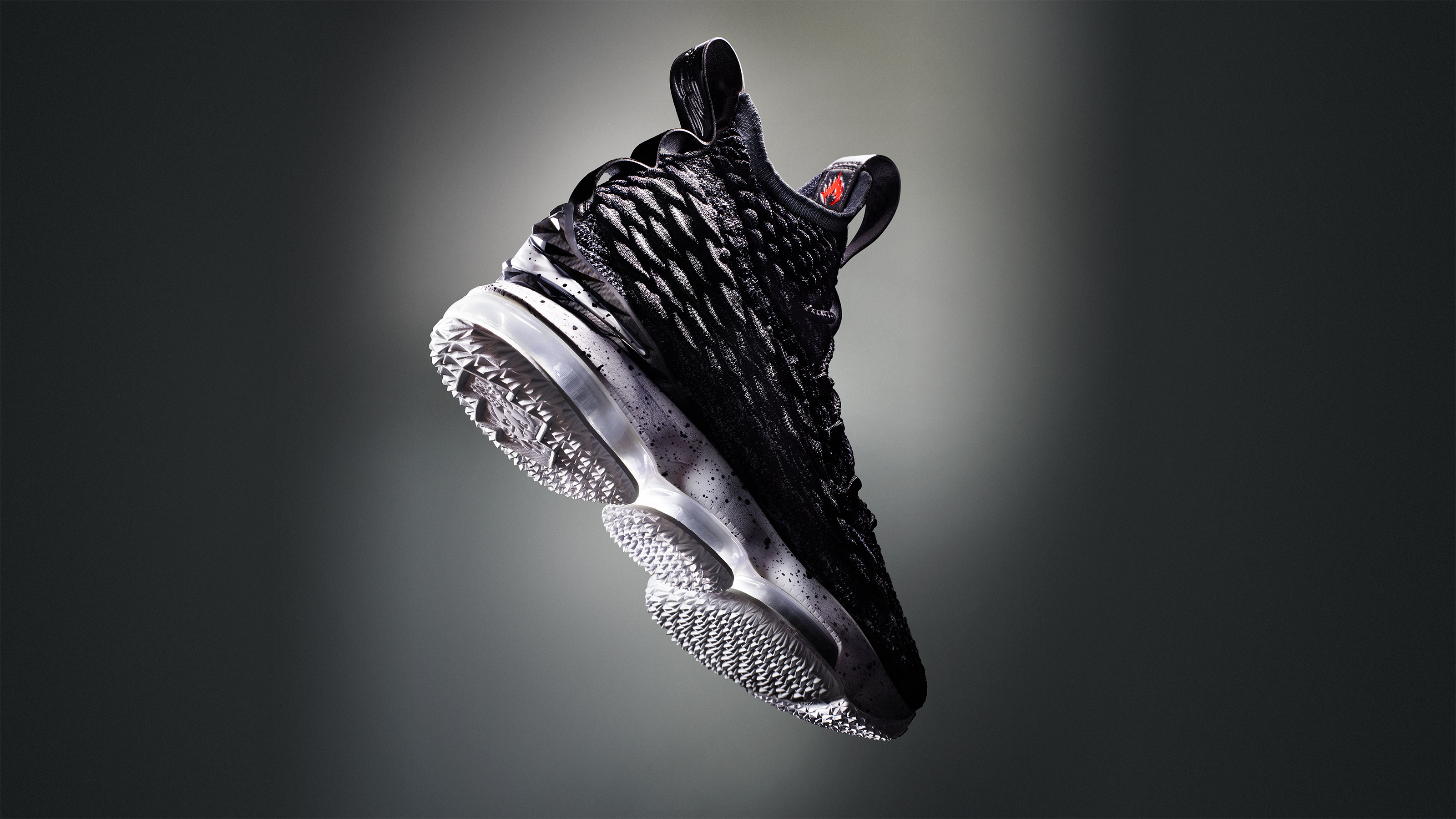 NIKE 籃球正式發表LEBRON 15