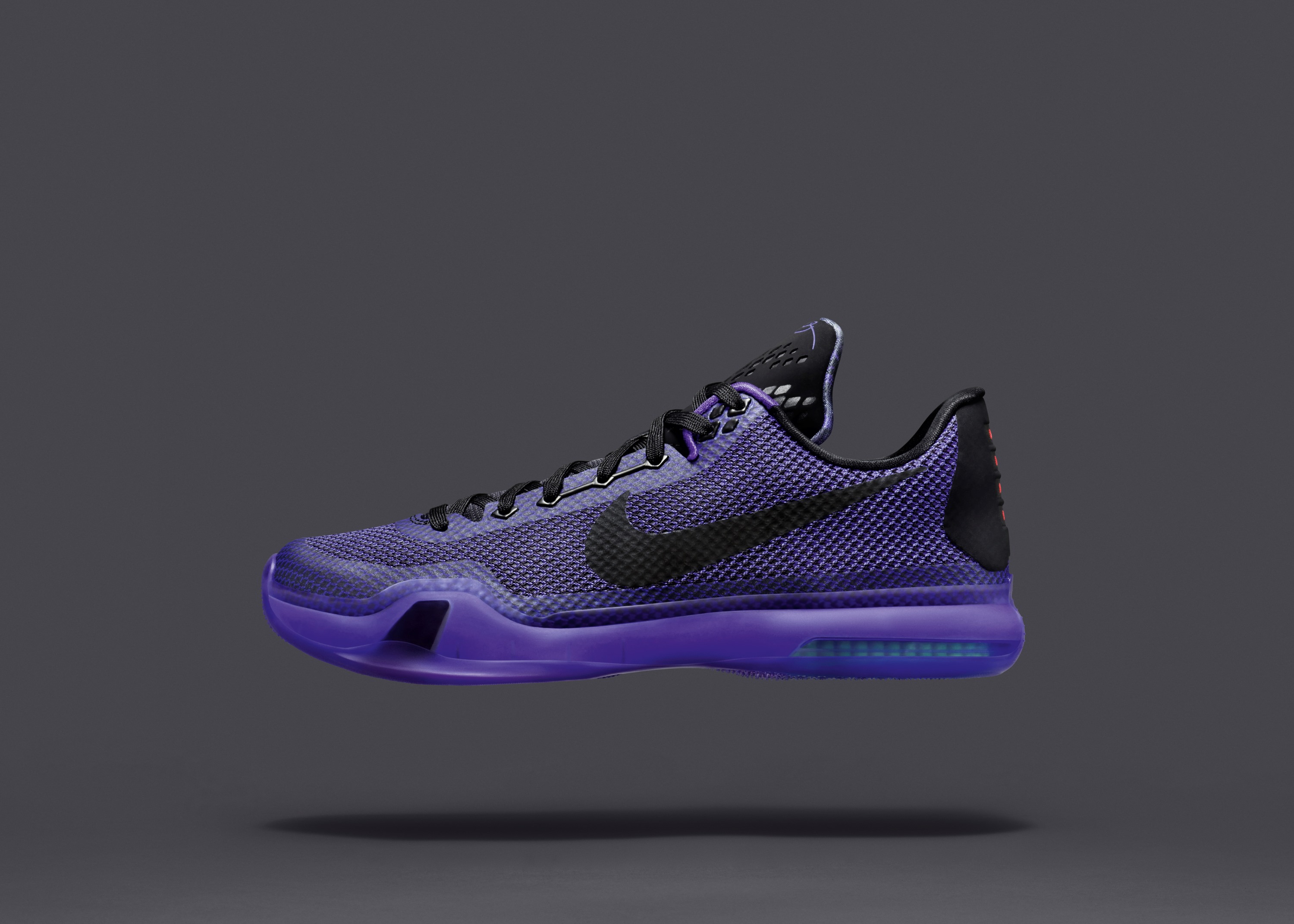 耐克篮球推出KOBE X Blackout：灵感源自科比·布莱恩特的严酷训练