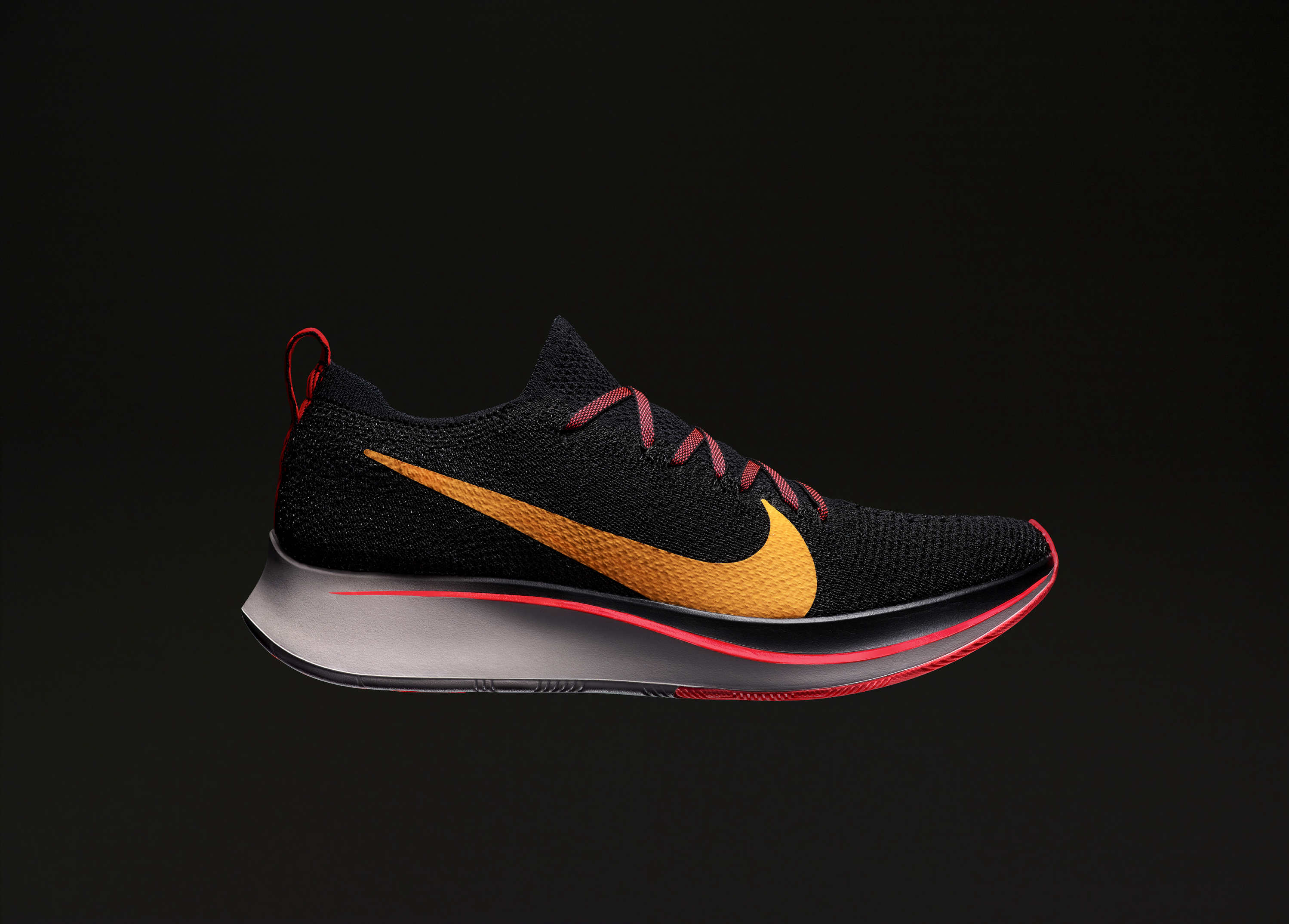 创新驱动 NIKE ZOOM FLY FLYKNIT