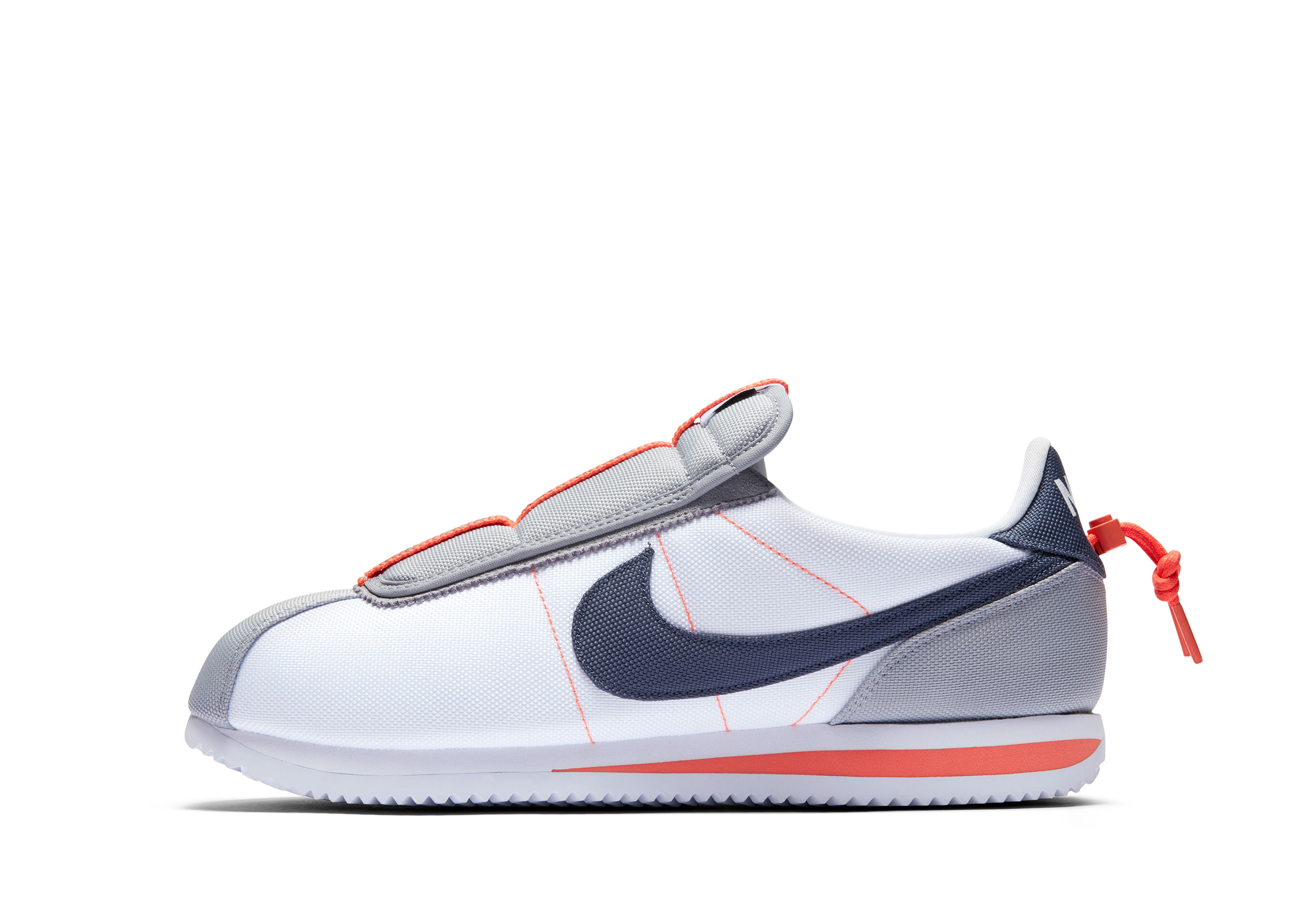 以室内便鞋为灵感：耐克与Kendrick Lamar 推出Nike Cortez Kenny IV