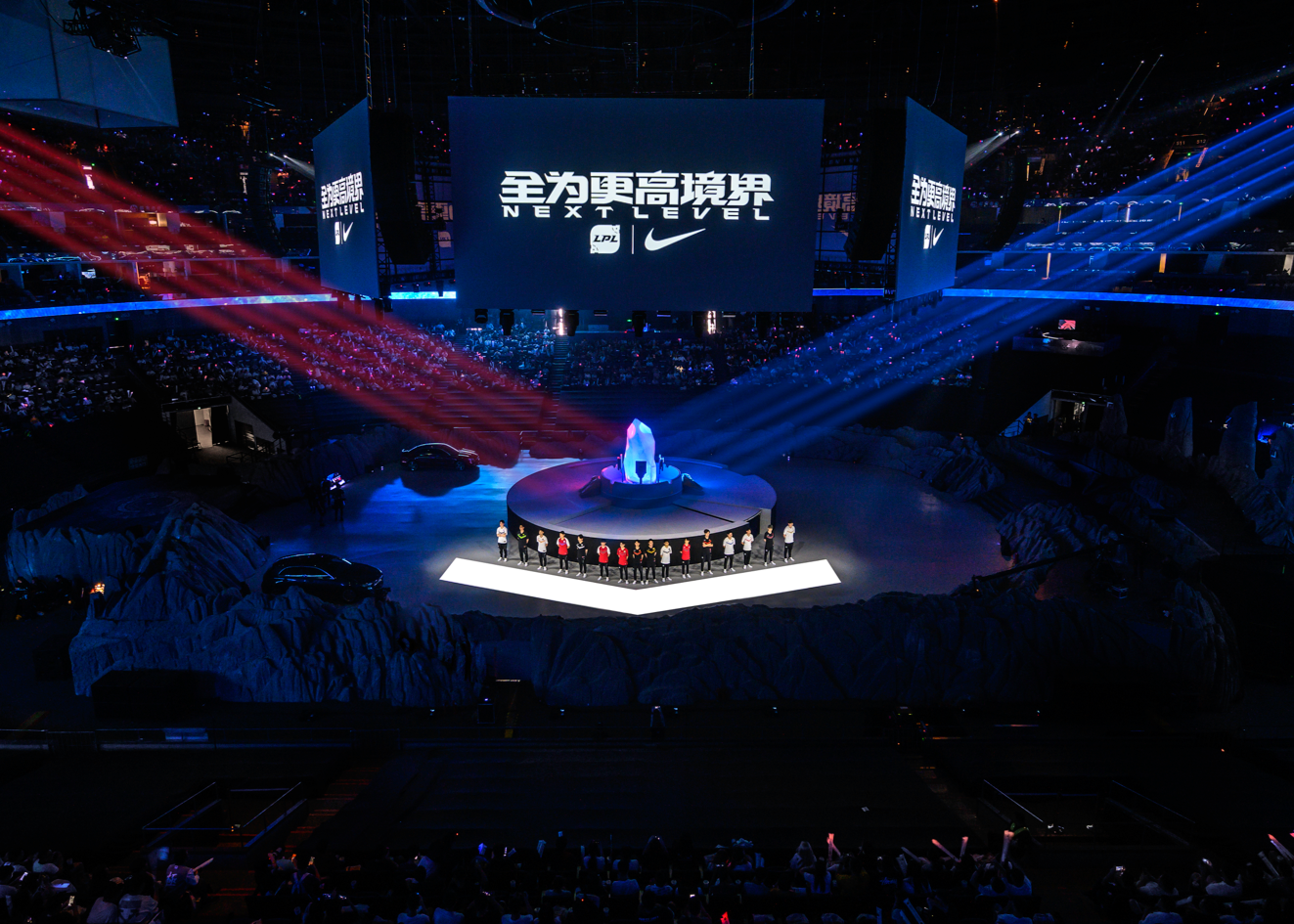 全为更高境界：耐克携手LPL发布全新的耐克LPL队服