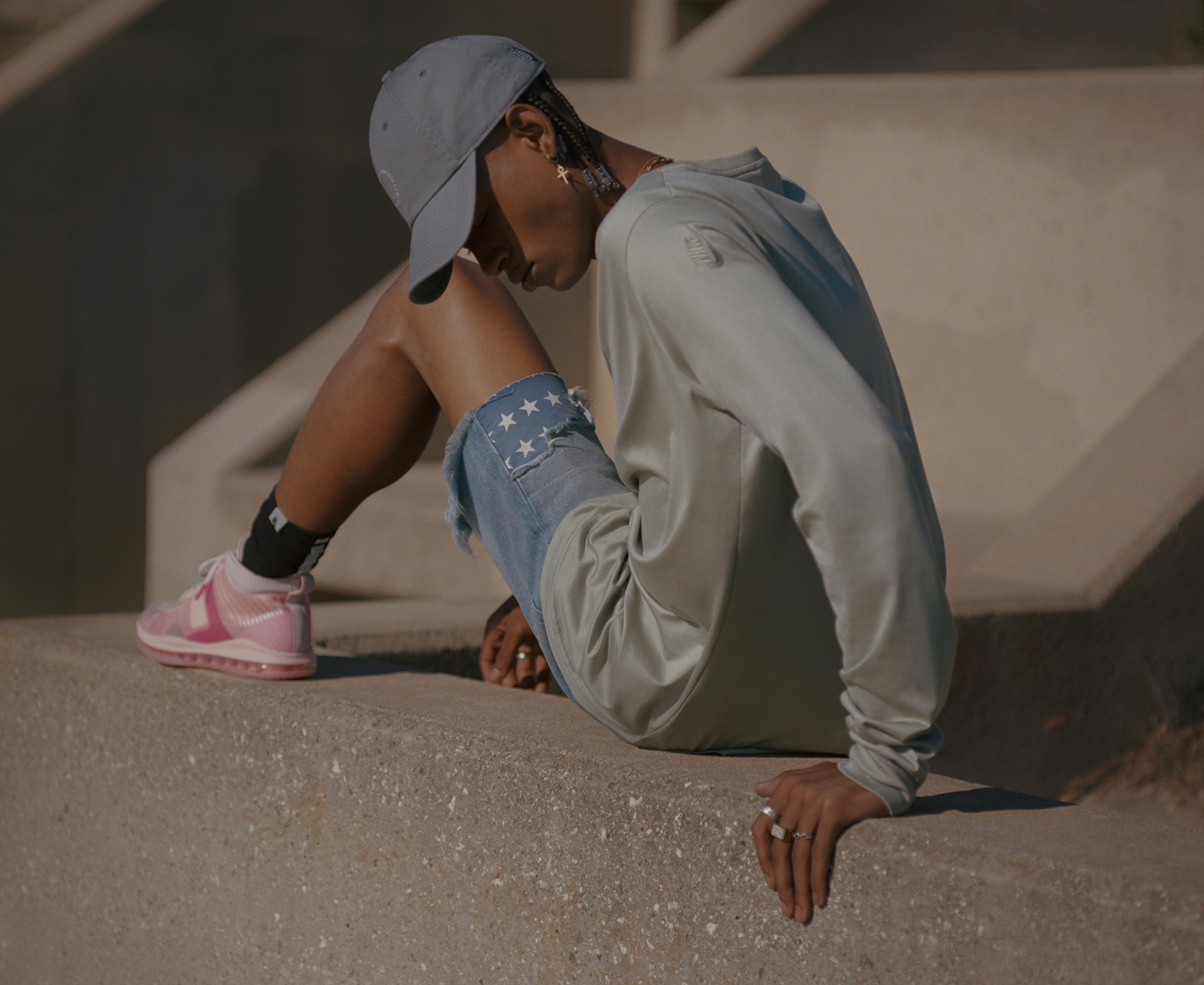 Nike LeBron James x John Elliott 鞋服系列生动演绎沿海风尚